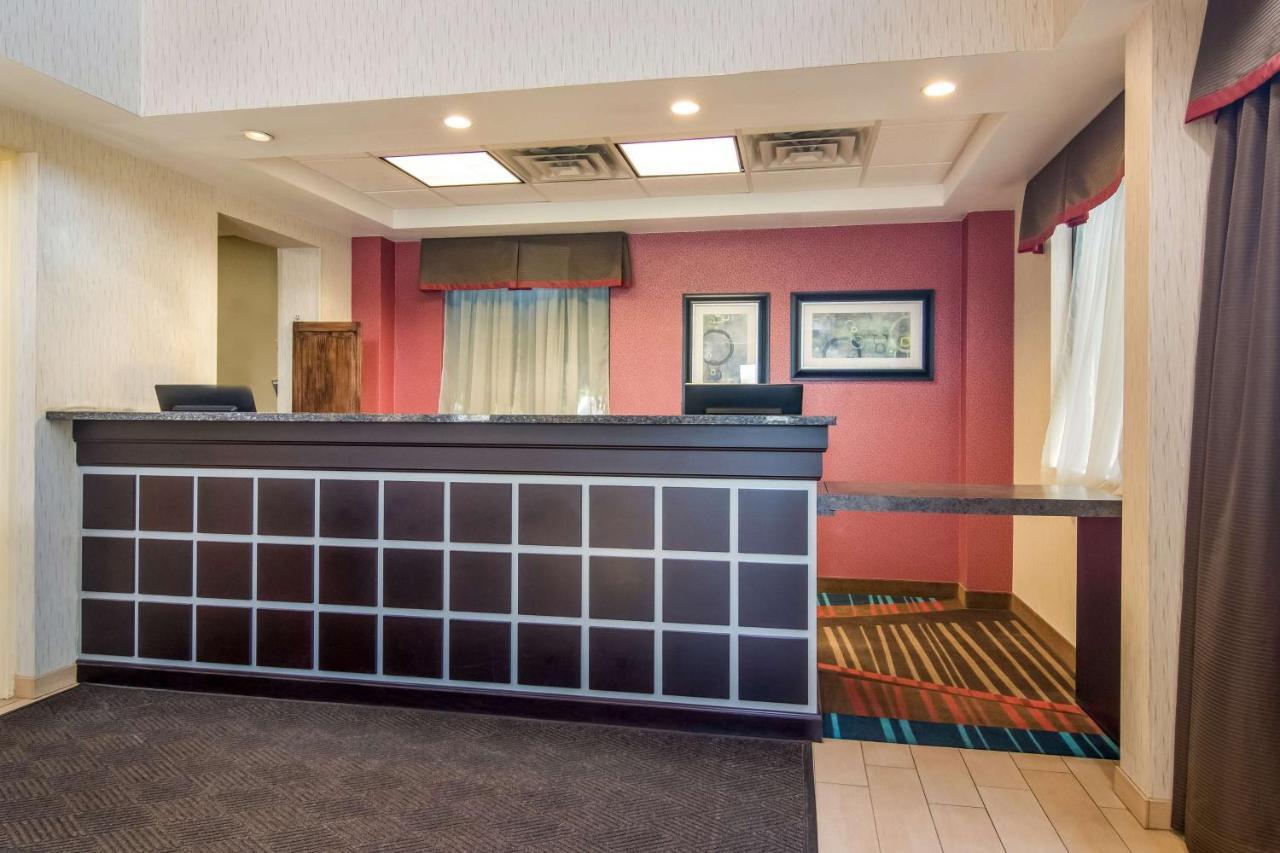 Best Western Dutch Valley Inn New Philadelphia Extérieur photo