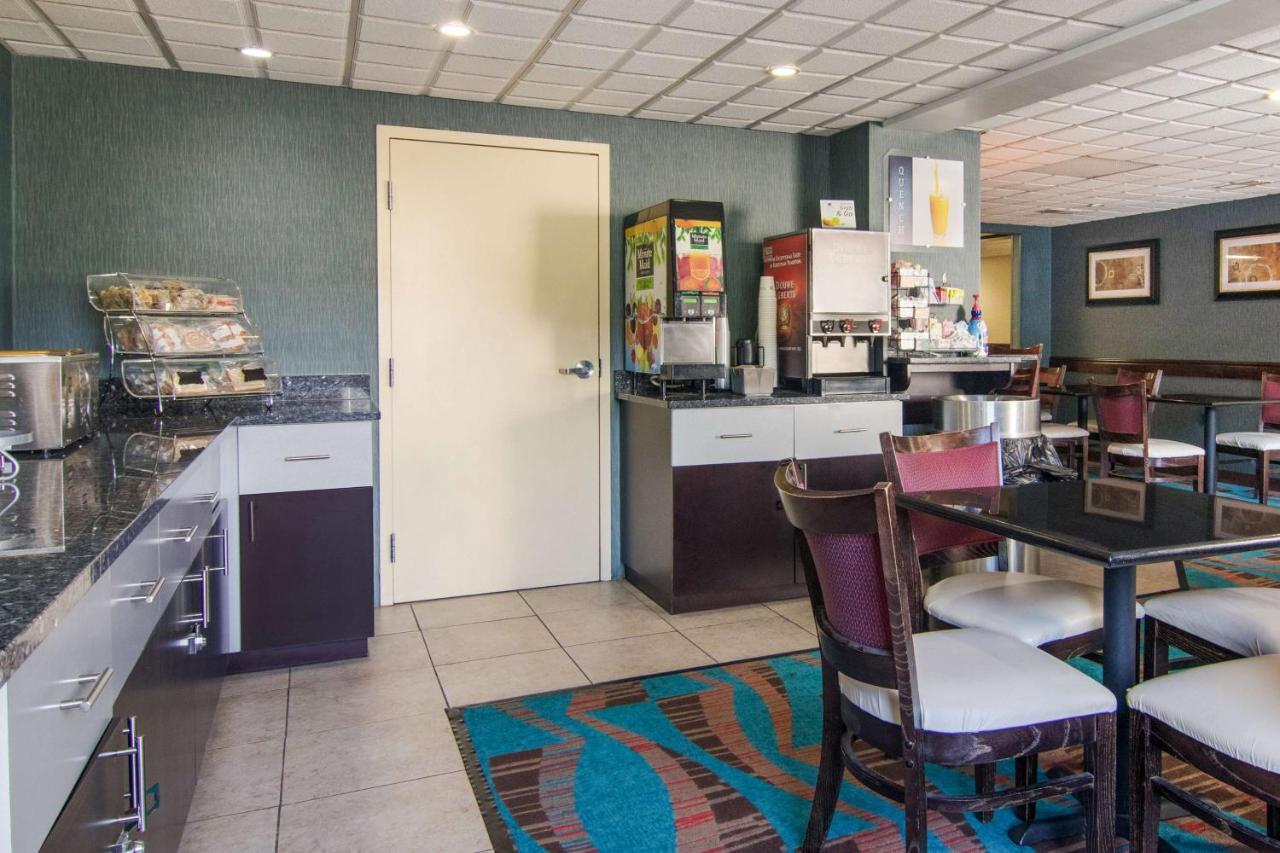 Best Western Dutch Valley Inn New Philadelphia Extérieur photo