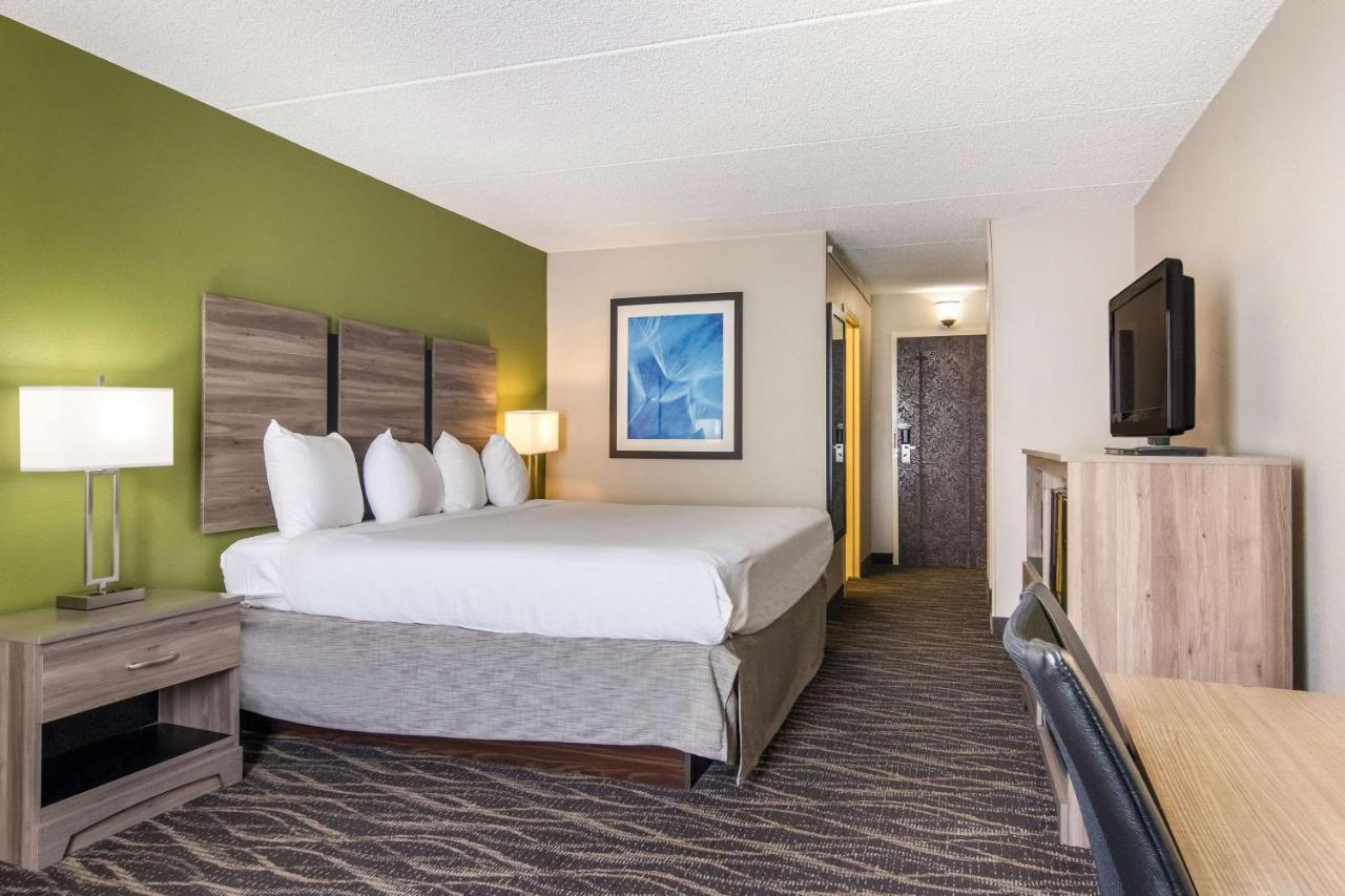 Best Western Dutch Valley Inn New Philadelphia Extérieur photo