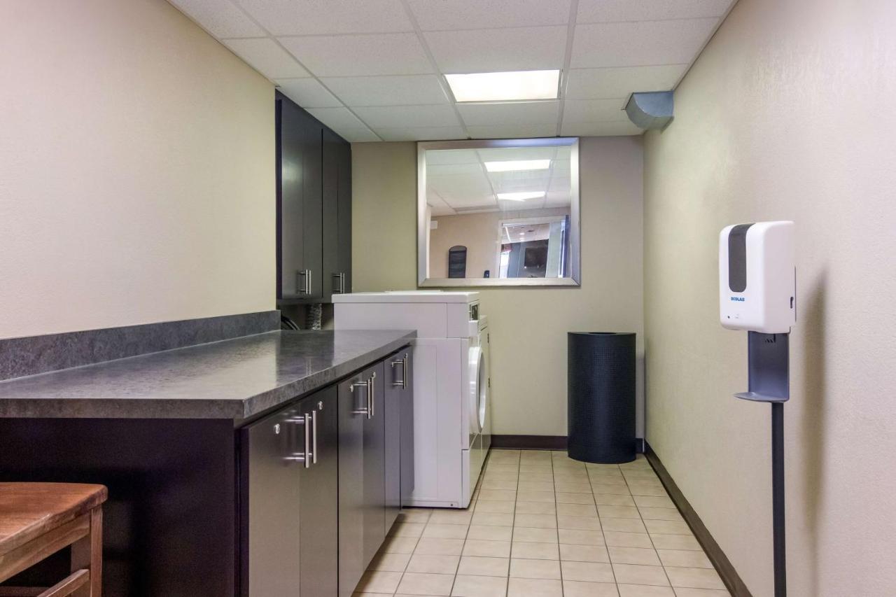 Best Western Dutch Valley Inn New Philadelphia Extérieur photo