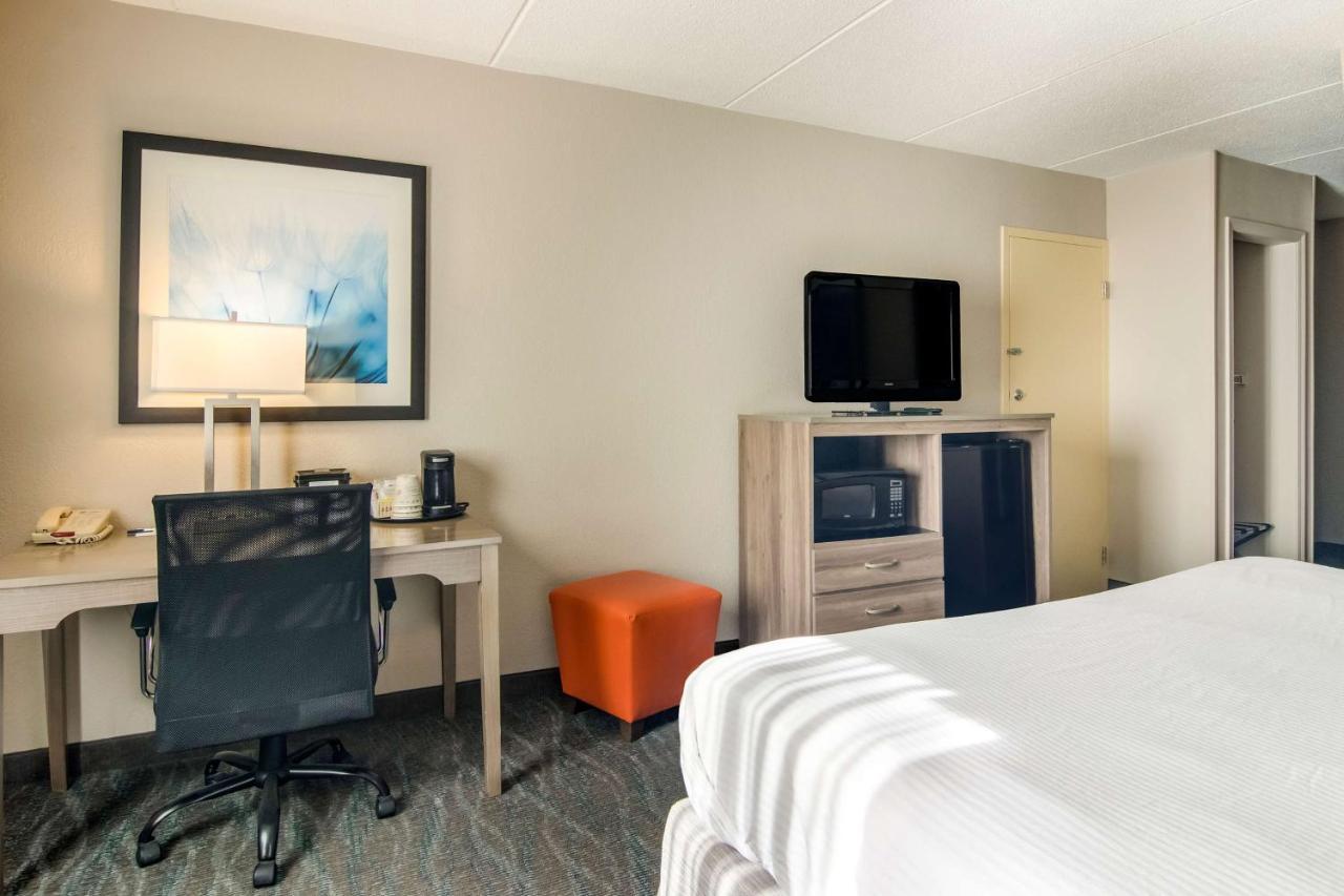 Best Western Dutch Valley Inn New Philadelphia Extérieur photo