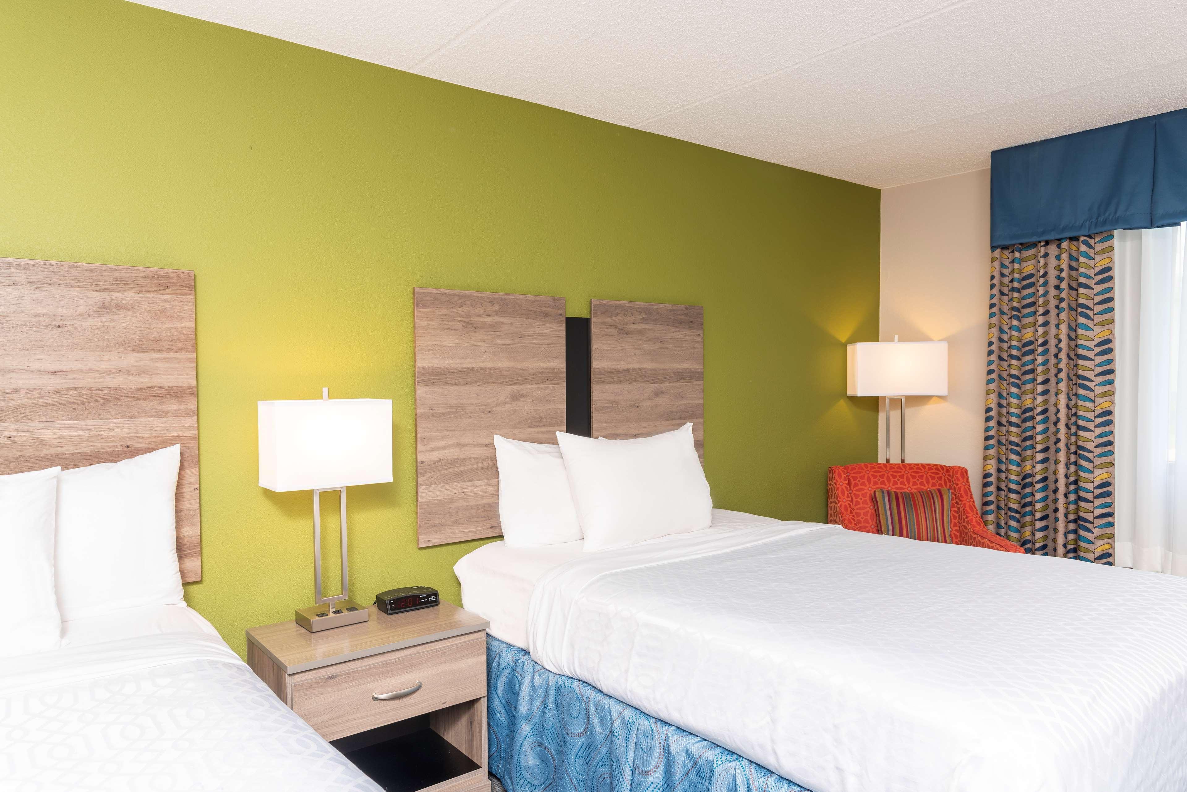 Best Western Dutch Valley Inn New Philadelphia Extérieur photo