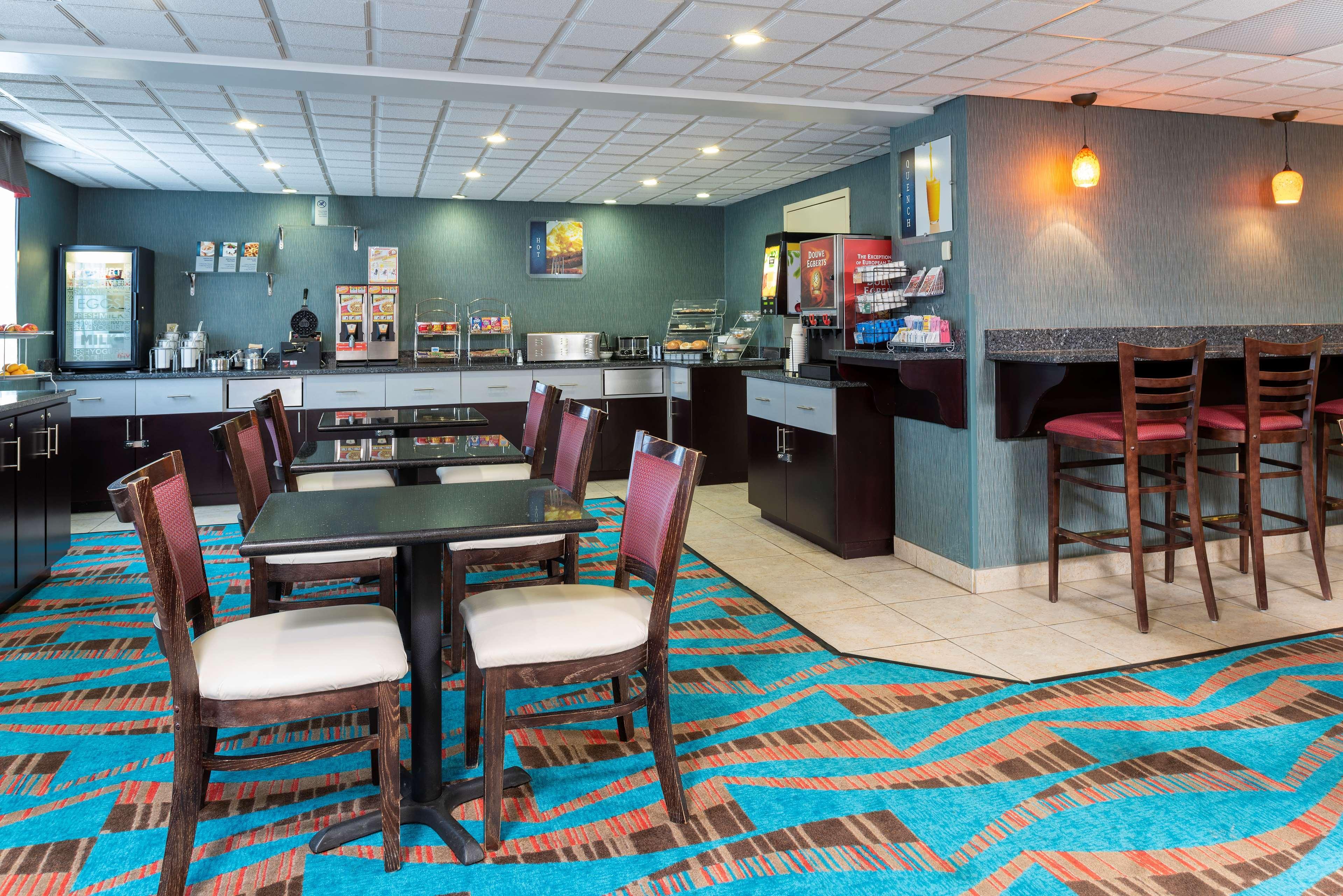 Best Western Dutch Valley Inn New Philadelphia Extérieur photo
